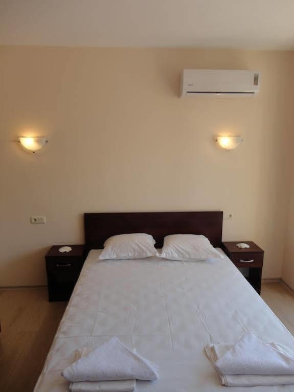 Holiday Apartments In Pomorie Exteriör bild