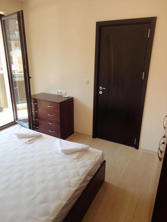Holiday Apartments In Pomorie Exteriör bild