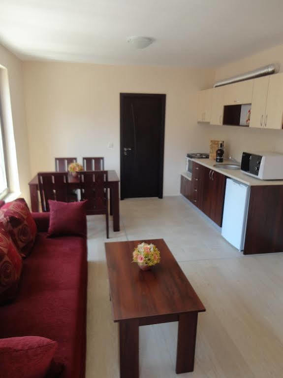Holiday Apartments In Pomorie Exteriör bild